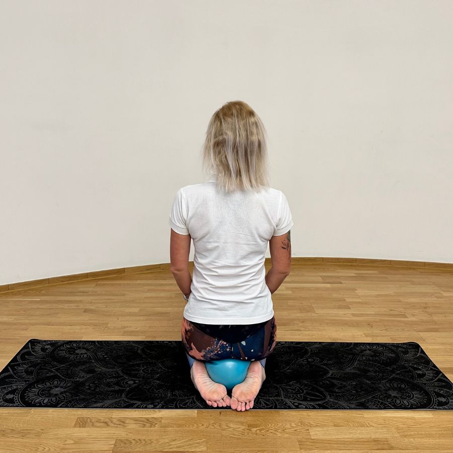 panevni dno - sed na patach s overballem